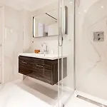 Apartment Luxury Montaigne