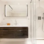 Apartment Luxury Montaigne