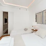 Apartment Luxury Montaigne *