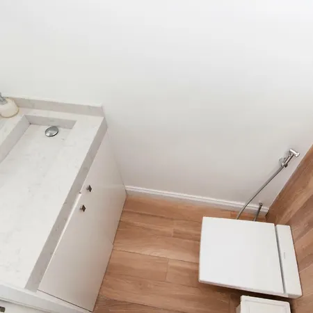Luxury Montaigne Apartment Paris