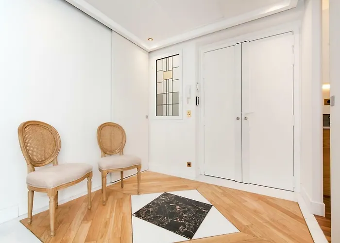 Lägenhet Luxury Montaigne