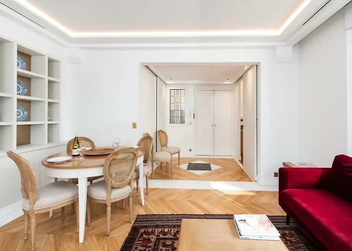 Luxury Montaigne Lägenhet